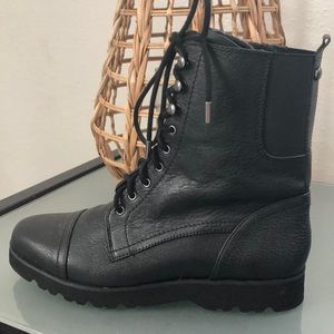 Donald J Pliner black ankle boots